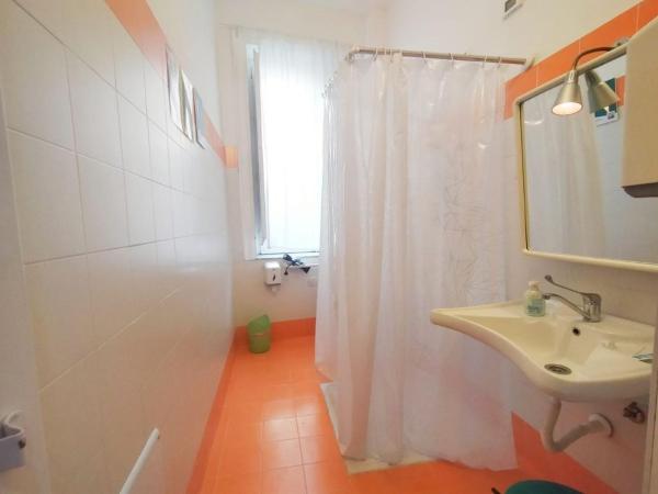 A Casa di Amici : photo 4 de la chambre chambre double avec salle de bains privative séparée