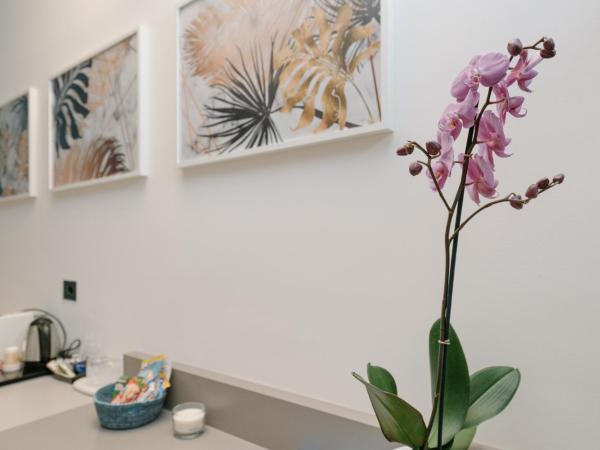 Hotel Giulietta e Romeo ***S : photo 4 de la chambre suite avec balcon - bâtiment séparé