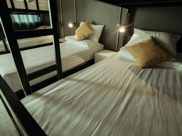 Fashen Poshtel : photo 2 de la chambre chambre lits jumeaux avec lit d’appoint - 301