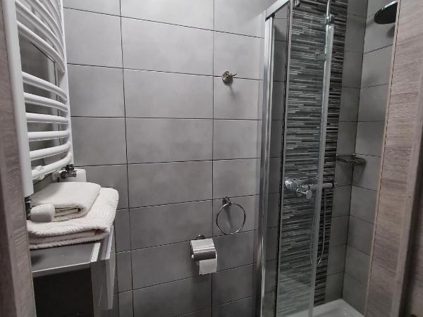 Hotel City Center : photo 1 de la chambre chambre triple