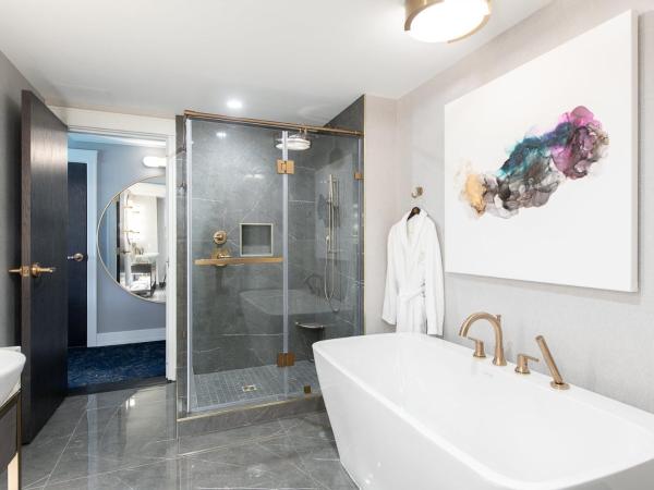 The Sutton Place Hotel Halifax : photo 4 de la chambre grande suite avec 2 lits queen-size et baignoire