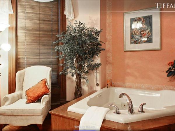 Old Northside Bed & Breakfast : photo 4 de la chambre chambre de luxe avec baignoire spa