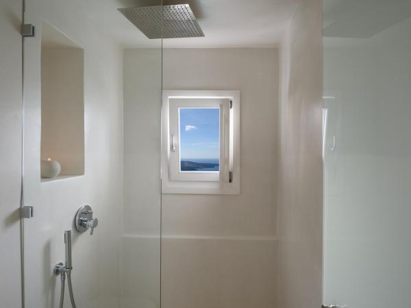 Panorama Suites : photo 9 de la chambre suite avec balcon privé - vue sur caldera