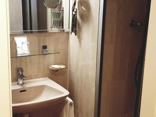 Hotel Century : photo 3 de la chambre chambre simple