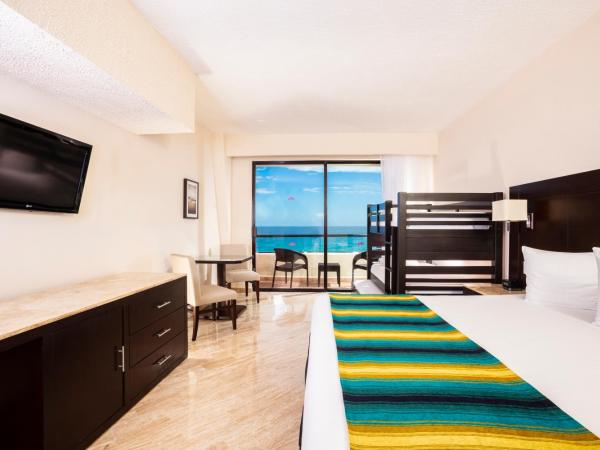 Crown Paradise Club Cancun - All Inclusive : photo 2 de la chambre chambre familiale standard