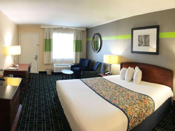 Magnuson Hotel Virginia Beach : photo 2 de la chambre chambre lit king-size affaires - non-fumeurs