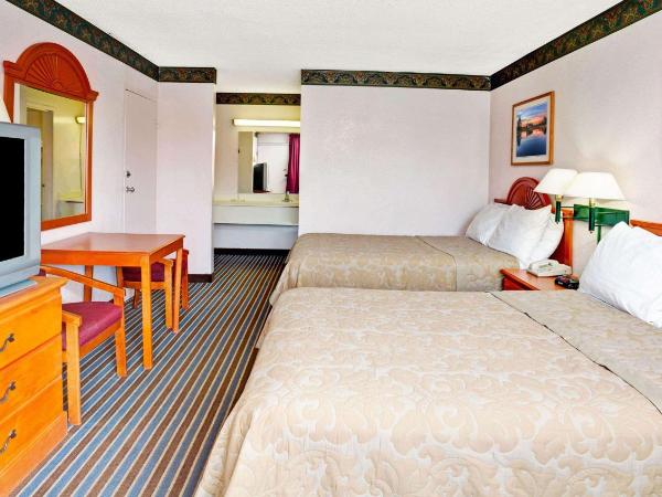 Magnuson Hotel Jacksonville Downtown : photo 2 de la chambre chambre double avec 2 lits doubles - fumeurs