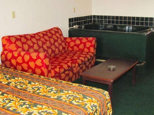 M Star Columbus North : photo 5 de la chambre chambre double avec baignoire spa