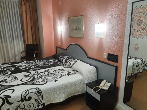 Hotel Arha Santander : photo 6 de la chambre chambre lits jumeaux