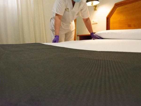 Hotel Hispania : photo 2 de la chambre chambre double ou lits jumeaux Économique