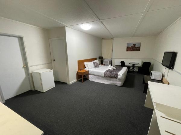 Parkside Inn Motel : photo 8 de la chambre chambre familiale