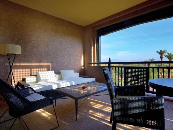 Fairmont Royal Palm Marrakech : photo 7 de la chambre suite penthouse avec 1 lit king-size, petite piscine et vue