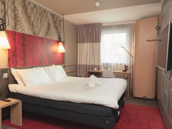 ibis Glasgow City Centre - Sauchiehall St : photo 4 de la chambre chambre standard avec un lit double