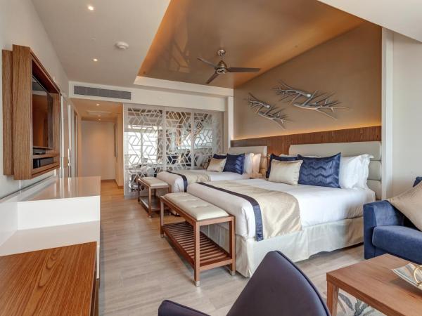 Royalton CHIC Cancun, An Autograph Collection All-Inclusive Resort - Adults Only : photo 6 de la chambre suite junior de luxe - vue sur coucher du soleil
