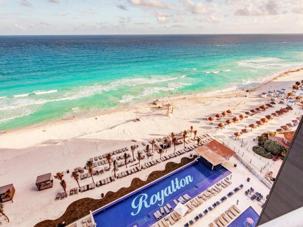 Royalton CHIC Cancun, An Autograph Collection All-Inclusive Resort - Adults Only : photo 10 de la chambre suite junior de luxe - côté océan