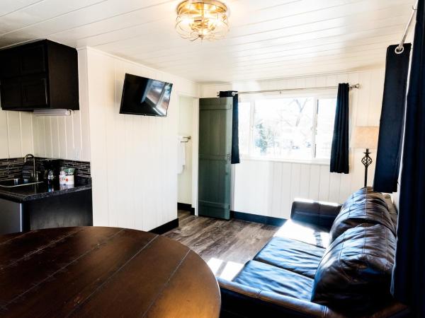 Garden of the Gods RV Resort : photo 2 de la chambre studio (4 adultes)