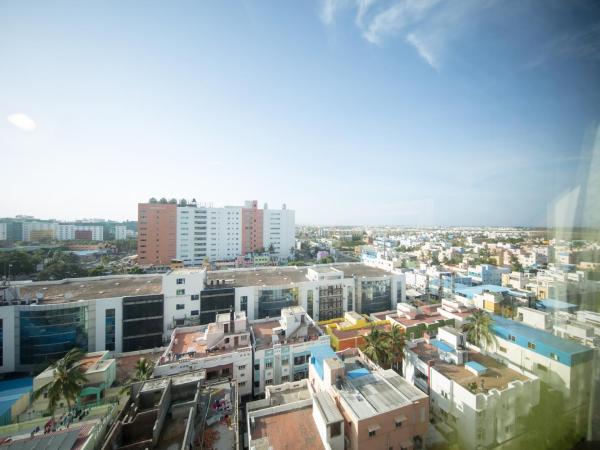 Novotel Chennai OMR : photo 9 de la chambre executive room king bed - aqua pool view