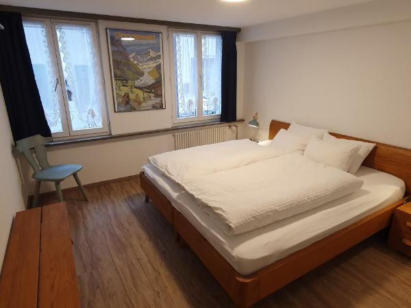 The Aarburg Hotel & Café : photo 1 de la chambre chambre double ou lits jumeaux - vue sur ville