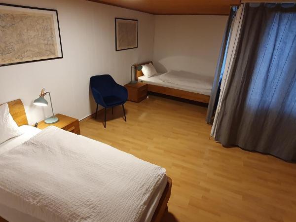 The Aarburg Hotel & Café : photo 4 de la chambre chambre familiale avec salle de bains