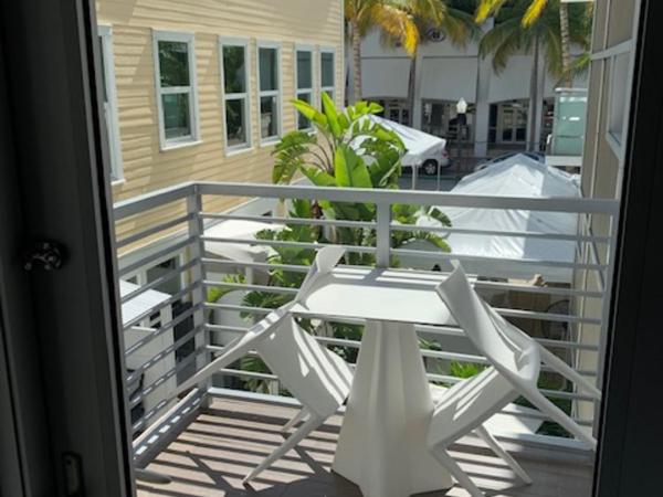 Prime Hotel Miami : photo 2 de la chambre chambre lit king-size premier avec balcon