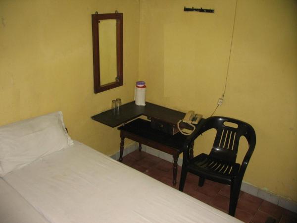 Vasantha Lodge Purasawalkam chennai : photo 2 de la chambre chambre lits jumeaux deluxe