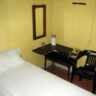Vasantha Lodge Purasawalkam chennai : photo 4 de la chambre chambre lits jumeaux deluxe