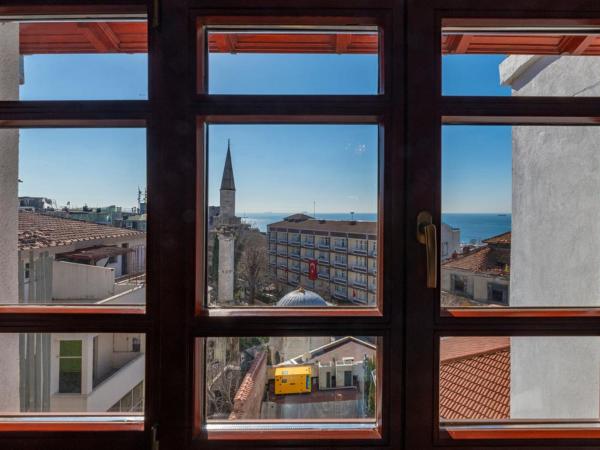 Blue Gilroy Hotel : photo 1 de la chambre chambre double deluxe - vue sur mer