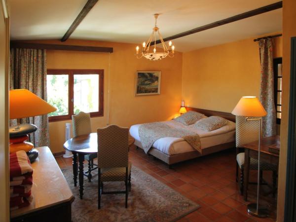 Hostellerie Le Beffroi : photo 6 de la chambre chambre double supérieure avec baignoire