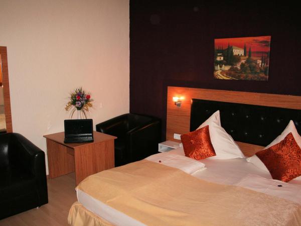 Hotel Drei Kronen : photo 2 de la chambre chambre double