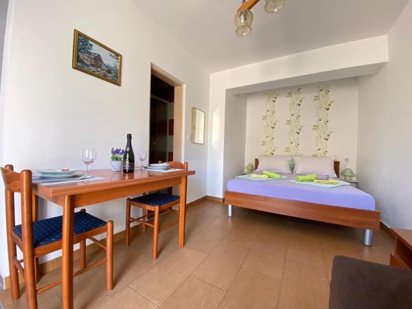 Guest House Dijana : photo 1 de la chambre studio