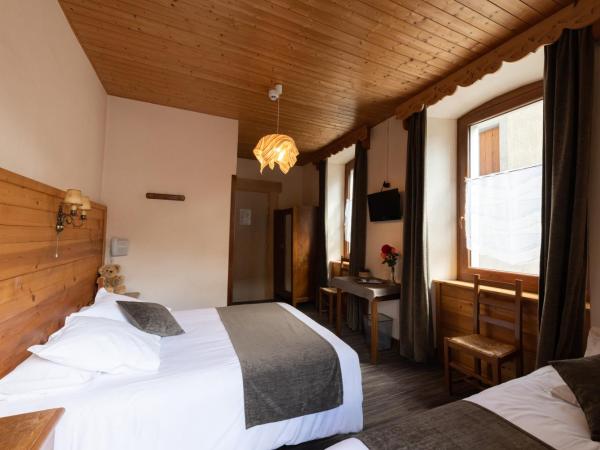 Hotel la Pointe Percee : photo 2 de la chambre chambre triple