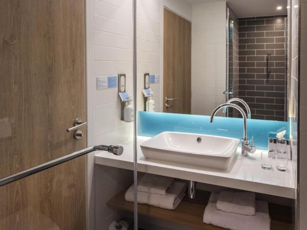 Holiday Inn Express - Nice - Grand Arenas, an IHG Hotel : photo 6 de la chambre chambre supérieure lits jumeaux