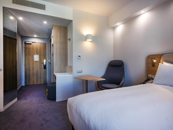 Holiday Inn Express - Nice - Grand Arenas, an IHG Hotel : photo 8 de la chambre chambre standard lit queen-size