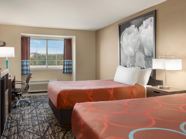 Super 8 by Wyndham San Antonio Airport North : photo 2 de la chambre chambre 2 lits queen-size - non-fumeurs
