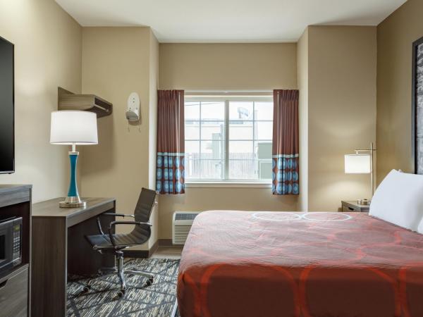 Super 8 by Wyndham San Antonio Airport North : photo 5 de la chambre chambre lit king-size - non-fumeurs