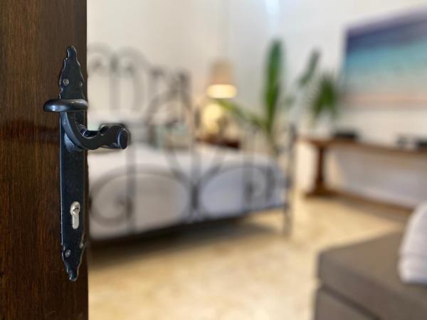 The Diplomat Boutique Hotel : photo 1 de la chambre suite deluxe avec lit king-size