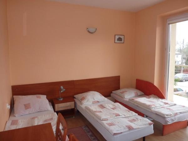 Zajazd Arka : photo 3 de la chambre chambre triple avec salle de bains commune