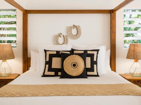 The Reef House Adults Retreat - Enjoy 28 Complimentary Inclusions : photo 5 de la chambre verandah king suite with four-poster bed and large spa bath on private balcony