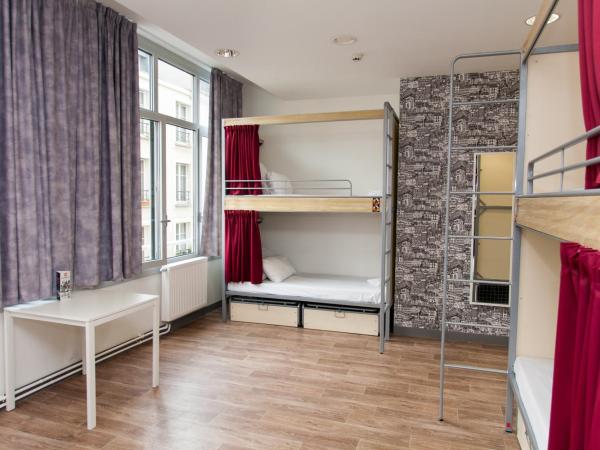 St Christopher's Inn Paris - Gare du Nord : photo 1 de la chambre lit dans dortoir de 8 lits avec salle de bains privative
