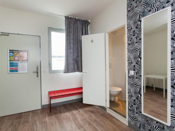 St Christopher's Inn Paris - Gare du Nord : photo 9 de la chambre lit dans dortoir de 8 lits avec salle de bains privative