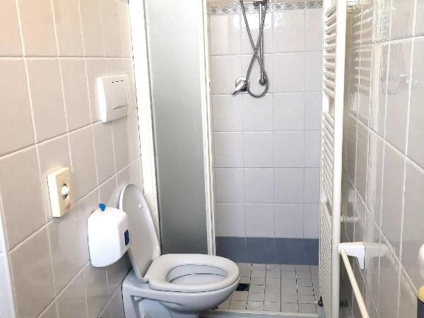 Hotel Alcazar : photo 1 de la chambre chambre quadruple