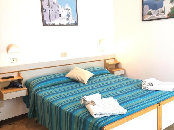 Hotel Alcazar : photo 7 de la chambre chambre double ou lits jumeaux