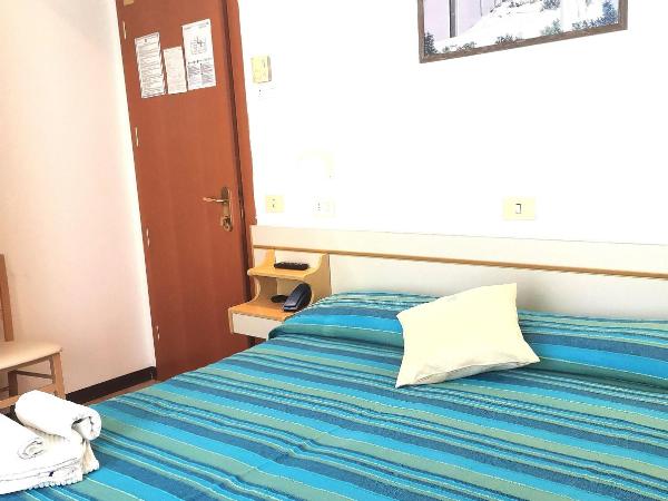 Hotel Alcazar : photo 5 de la chambre chambre double ou lits jumeaux