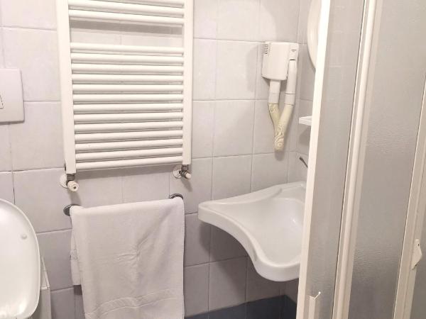 Hotel Alcazar : photo 5 de la chambre chambre simple