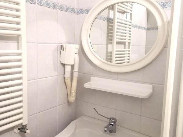 Hotel Alcazar : photo 6 de la chambre chambre simple