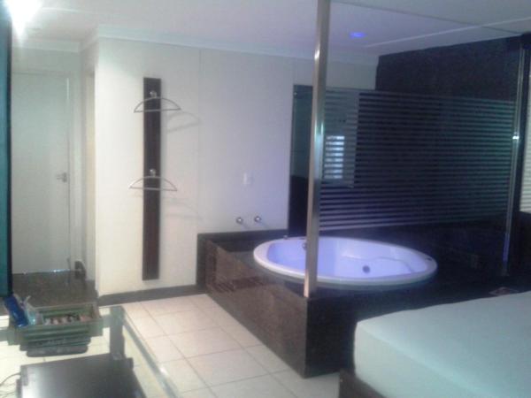 Toulouse Motel (Adult Only) : photo 5 de la chambre chambre double deluxe avec baignoire