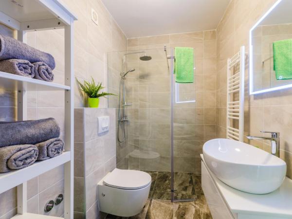 DRAGINJA : photo 9 de la chambre appartement avec balcon