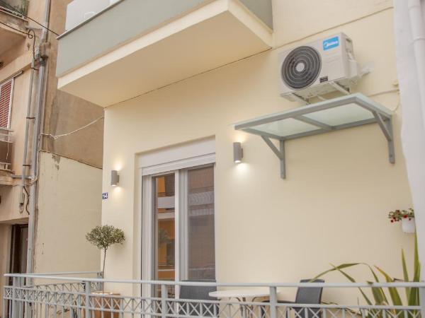 The 3 Brothers' Apts : photo 1 de la chambre studio lit king-size avec canapé-lit