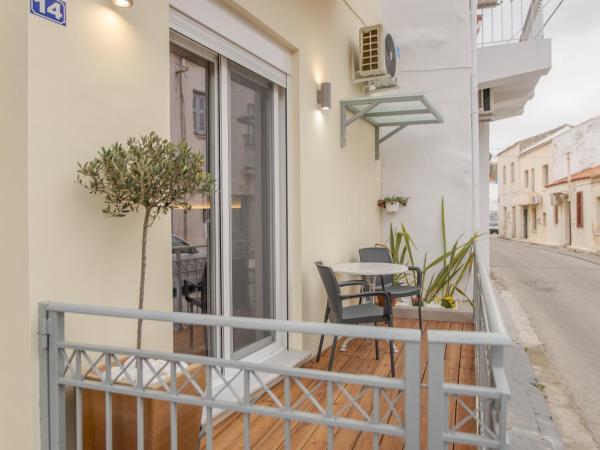 The 3 Brothers' Apts : photo 3 de la chambre studio lit king-size avec canapé-lit