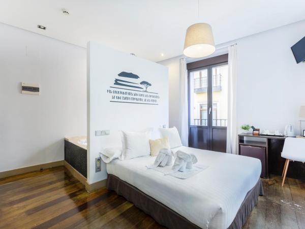 Madrid House Rooms : photo 3 de la chambre chambre lit queen-size avec baignoire spa